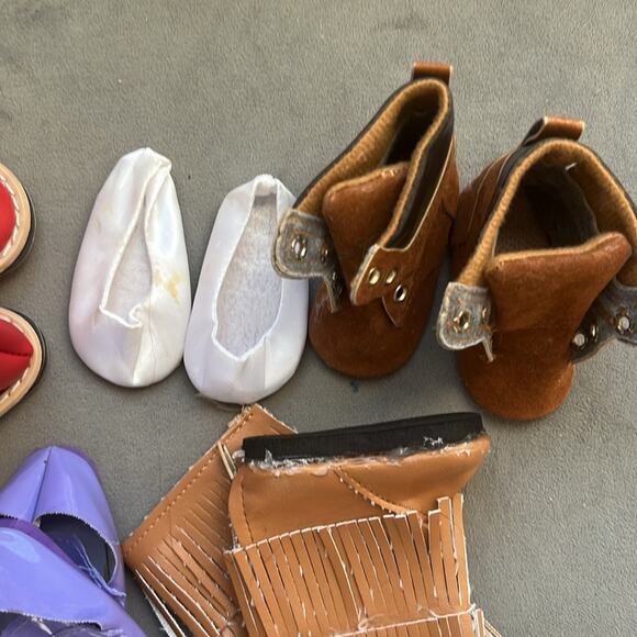 Lot of 6 pairs 18” doll shoes and cowboy hat - Picture 2 of 5